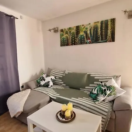 Lukite House アパート *