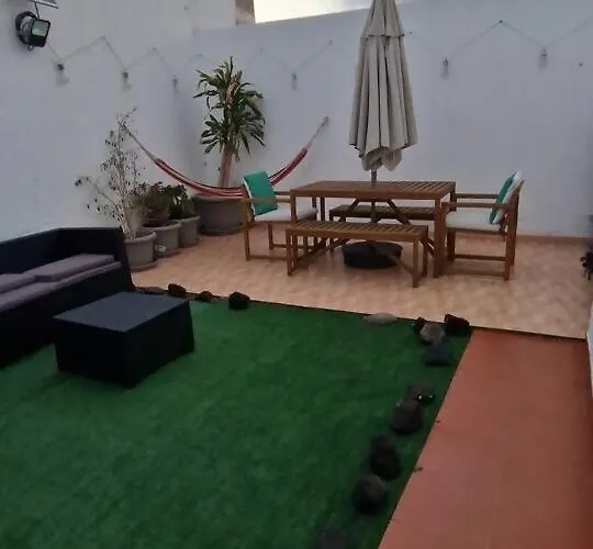 Daire Lukite House *