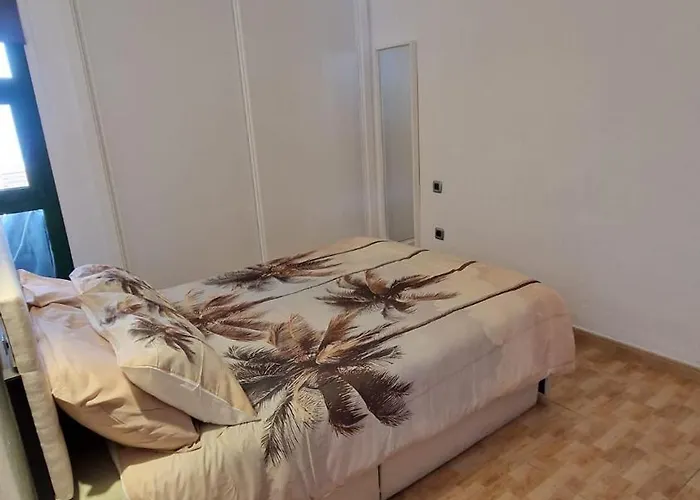 Lukite House * Tías