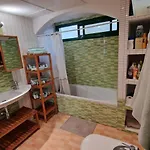 Daire Lukite House *