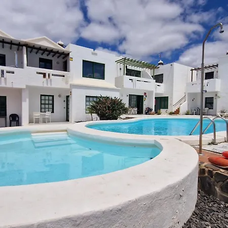 Lukite House * Tias