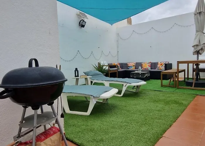 Lukite House * Tías